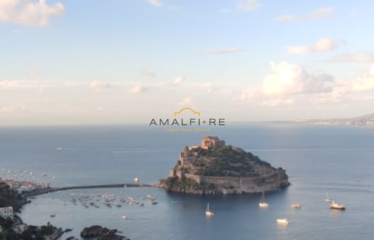 BEAUTIFUL VILLA WITH VIEWS OF THE WHOLE ISLAND OF ISCHIA