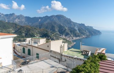 INDEPENDENT SEA VIEW HOUSE WITH TERRACE in RAVELLO