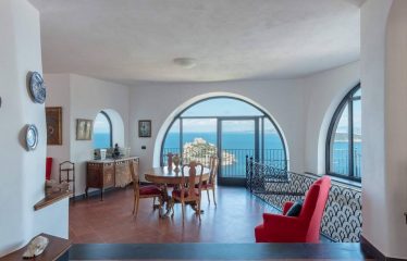 BEAUTIFUL VILLA WITH A VIEW OVER THE WHOLE ISLAND OF ISCHIA