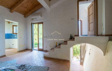 INDEPENDENT HOUSE WITH GARDEN in RAVELLO