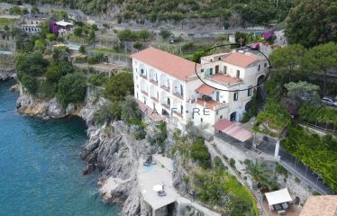APARTMENT in RAVELLO WITH DESCENT to the SEA