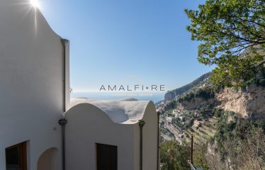 HISTORIC AND CHARACTERISTIC SEA VIEW HOUSE IN AMALFI
