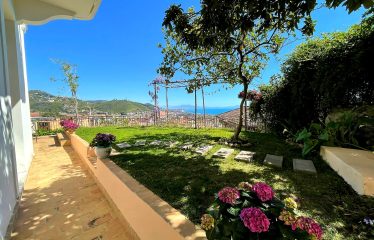 VILLA WITH VIEW ON THE CITY OF SALERNO