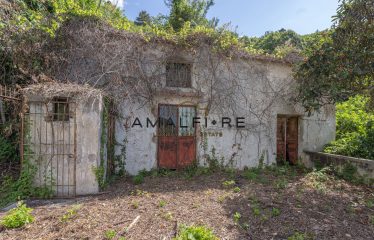 ANCIENT FARMHOUSE WITH LAND IN MINORI