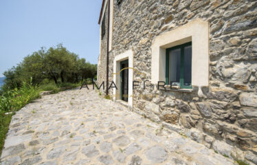 RENOVETED OLD FARMHOUSE IN PRAIANO WITH PRIVATE GARAGE